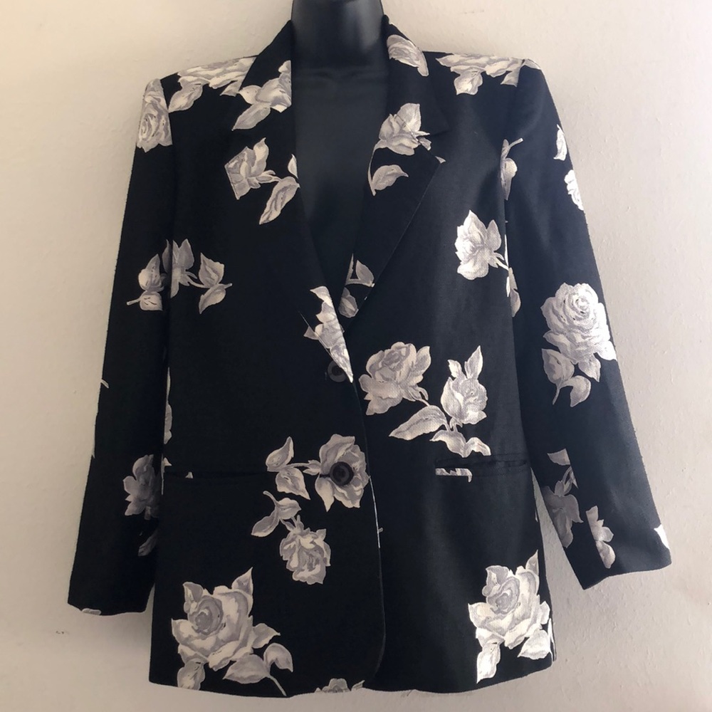 Floral Blazer!